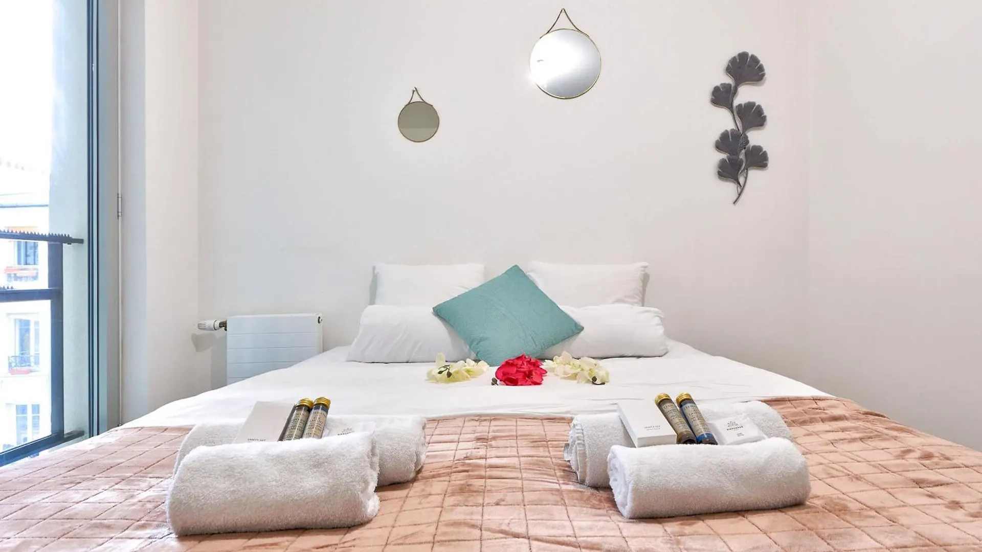 Confort Et Style Moderne A 2 Pas De La Villette Paris Apartment